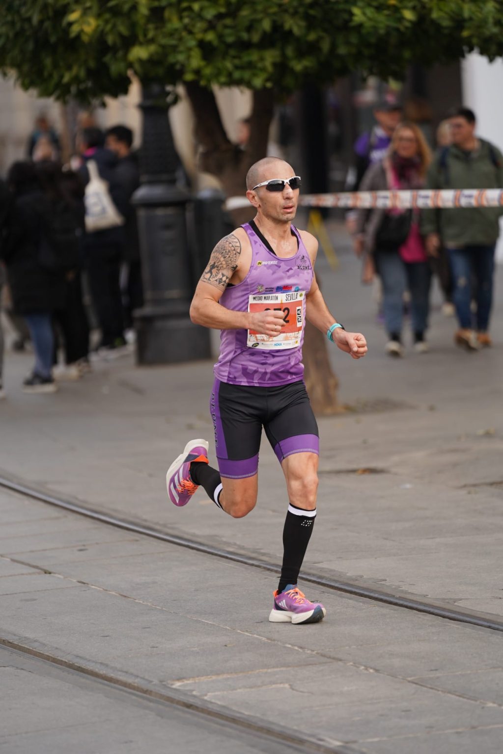 EL ATLETA DEL C A J BLUME JUAN CARLOS VILLAGRÁN MUÑOZ CONSIGUE MARCA