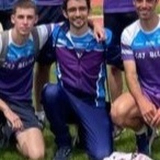 David Casado Aragoneses participa en la Carrera de las Empresas de Madrid

El atleta David Casado Aragoneses, perteneciente al Club Atlético Joaquín Blume, participó en la mañana del 14 de diciembre en la Carrera de las Empresas de Madrid, una de las pruebas populares más destacadas de la capital.

Sobre una distancia de 10 kilómetros, David completó el recorrido con un excelente tiempo de 39 minutos y 46 segundos, demostrando un gran estado de forma y dejando muy buenas sensaciones en una carrera exigente y con una amplia participación.

👏 Enhorabuena a David Casado Aragoneses por este resultado.

Patrocinadores:
@ayuntamientosegovia 
@imdsegovia 
@diputaciondesegovia