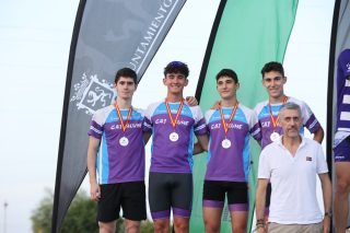 El C.A.J.Blume consigue el segundo puesto en el Campeonato Autonómico Absoluto de relevos 4x100 🥈🔥⚡️ 

📍León, 20 junio de 2026

Espectacular la actuación de los atletas del C.A.J.Blume en el Campeonato Autonómico Absoluto de relevos 4x100 que se ha celebrado el 20 de junio en León.
Los atletas Héctor Aguado Trapero, Daniel Heras de Miguel, Aitor Cruz Álvarez y Álvaro Heras de Miguel consiguieron la segunda posición con un gran cambio de postas y logrando una marca personal de 44.55 superando a equipos tan potentes como el Sprint León o el Club Atletismo Valladolid.

Resultados:
4x100 absoluto
🥈 2º C.A.J. Blume
 Héctor Aguado Trapero
 Daniel Heras de Miguel
 Aitor Cruz Álvarez
 Álvaro Heras de Miguel