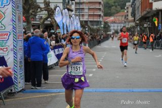 🏃‍♀️🔥🥈 ¡SONIA DE LA CALLE GÓMEZ BRILLA EN CARBONERO EL MAYOR! 🥈🔥🏃‍♀️

📅🌟 El pasado 25 de octubre de 2026 se celebró la XIV Carrera Pedestre y Marcha Carbonero el Mayor – Vereda del Eresma 🏞️🏃‍♀️, una gran jornada deportiva llena de esfuerzo, ilusión y pasión por el atletismo. 💪❤️‍🔥

💙💛 Hasta allí se desplazó nuestra atleta del C.A.J. Blume, SONIA DE LA CALLE GÓMEZ, que realizó una actuación espectacular, demostrando una vez más su calidad y espíritu competitivo. 🚀👏

🏆🥈 ¡DOBLE MOTIVO PARA CELEBRAR! 🎉🎊

🥈 2.ª CLASIFICADA DE LA GENERAL 🏃‍♀️💥
🥇 1.ª CLASIFICADA EN LA CATEGORÍA VETERANA B 💪🏅
⏱️ TIEMPO FINAL: 59'35'' 🔥⌚

🙌 Un resultado magnífico que refleja el trabajo, la constancia y las ganas de seguir superándose carrera tras carrera. 💯💪 ¡Qué orgullo ver nuestros colores en lo más alto! 💙💛🏆

🎉👏 ¡ENHORABUENA, SONIA, POR ESTE GRANDÍSIMO RESULTADO! 👏🎉

🏃‍♀️🔥 A seguir disfrutando de cada zancada, sumando kilómetros y cosechando muchos más éxitos. ¡Vamos a por los próximos retos! 🚀💥

💙💛 ¡ORGULLO C.A.J. BLUME! 💛💙

#CAJBlume 💙💛 #SoniaDeLaCalle 🏃‍♀️ #CarboneroElMayor 🌳 #VeredaDelEresma 🏞️ #Atletismo ❤️‍🔥 #Running 🏃‍♀️ #Podium 🥇 #SeguimosSumando 💪 #OrgulloDeportivo 🏆 #PasiónPorElAtletismo 🔥