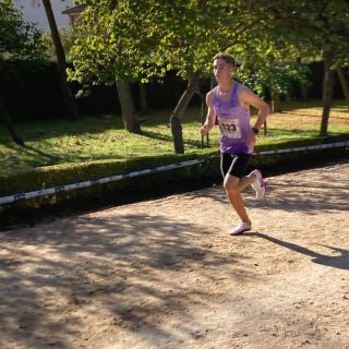 🏃‍♂️🔥 ¡GONZALO HERNÁNDEZ MIGUELÁÑEZ, CUARTO EN EL CROSS INTERNACIONAL DE ARANDA DE DUERO! 🏆💥

📅🌟 El pasado 24 de octubre de 2026 se celebró el XL Cross Internacional Aranda de Duero 2026 🏃‍♂️🌳, una gran cita del calendario atlético que reunió a deportistas dispuestos a darlo todo sobre el circuito. 💪🔥

🤍💜 Hasta allí se desplazó nuestro atleta del C.A.J. Blume, Gonzalo Hernández Miguelañez, que firmó una magnífica actuación, logrando una meritoria 4.ª posición en la categoría SUB-20. 🏅👏🚀

💥🏆 ¡Un resultado espectacular que demuestra su esfuerzo, constancia y ganas de seguir creciendo en el mundo del atletismo! 💪⚡

🙌🤍💜 ¡ENHORABUENA, GONZALO, POR ESTE GRAN RESULTADO! 🎉🎊

❄️🏃‍♂️ Comienza la temporada invernal y esperamos que sigas cosechando muchos éxitos, disfrutando de cada competición y llevando nuestros colores a lo más alto. 🚀🏅

🔥 ¡A seguir entrenando, luchando y sumando experiencias! 💯💪

🤍💜 ¡ORGULLO C.A.J. BLUME! 💜🤍

#CAJBlume 🤍💜 #GonzaloHernández 🏃‍♂️ #CrossInternacionalAranda 🏆 #ArandaDeDuero 🌳 #Atletismo 💪 #Sub20 🏅 #TemporadaDeCross ❄️ #Running 🔥 #SeguimosSumando 🤍💜 #PasiónPorElAtletismo 🚀