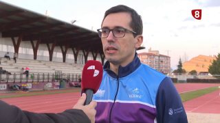 🎥📺 ¡Salimos en la tele! 📺🎥

Hoy hemos tenido el placer de participar en una entrevista en La 8 Segovia 🏰✨ para hablar de la 35ª San Silvestre Segoviana 🏃‍♀️🏃‍♂️🎉

Una carrera histórica ❤️, llena de ilusión 😊, deporte 💪 y ambiente festivo 🎶🥳 que cada año une a Segovia para despedir el año corriendo 👟🎆

Gracias a La 8 Segovia por darnos voz 🙌 y ayudar a que esta gran cita siga creciendo 📈🔥
¡Os esperamos a todos en la línea de salida! 🏁😉

#SanSilvestreSegoviana 🎅🏃
#35Edición 🎂🎽
#La8Segovia 📺
#SegoviaDeporte 🏰💙
#CorreDisfrutaSonríe 😄👟

ORGANIZA:
Club Atlético Joaquín Blume

INSTITUCIONES:
@ayuntamientosegovia
@imdsegovia
@diputaciondesegovia

PATROCINADOR PRINCIPAL:
@naturpellet

COCHE OFICIAL DE LA PRUEBA:
@hyundaiesp
@hyundaisegohyun

PATROCINADORES:
@fundacioncajaruraldesegovia
@bigmatabanera
@clinicamedicagoya
@maxcolchon.es
@aluminiosluismig
@gestoriacuestaperez
@brualdissg20
@cocacola_esp
@tiendamundolaboral
@huercasa
@gadis.supermercados
@miguelanezgentedulce
@disenium.confort
@restaurantecasaressegovia
@english.abracadabra
@radalki

COLABORADORES:
@drinseguridad
@dimeserviciosasistenciales
@nievaline
@centronexusegovia
@ambientair.es

MEDIOS DE COMUNICACIÓN OFICIALES:
@radiosegoviacadenaser
@Los40segovia

COLABORADOR FOTOGRÁFICO
@sonrisasdelacalle_fotografia