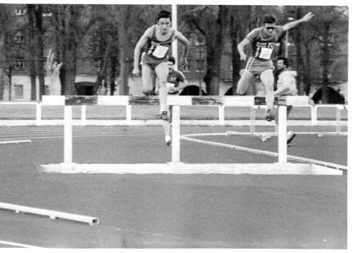1981-Quique-en-la-prueba-de-3000-obstaculos-en-Brugos