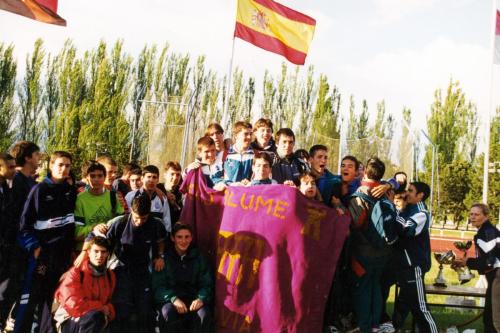 1999-Liga-de-burgos-en-el-podium